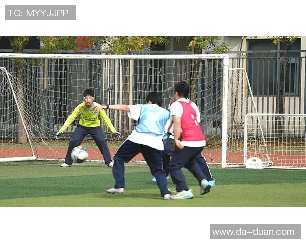 足球混混的逆袭之路从街头到绿茵场的梦想与奋斗